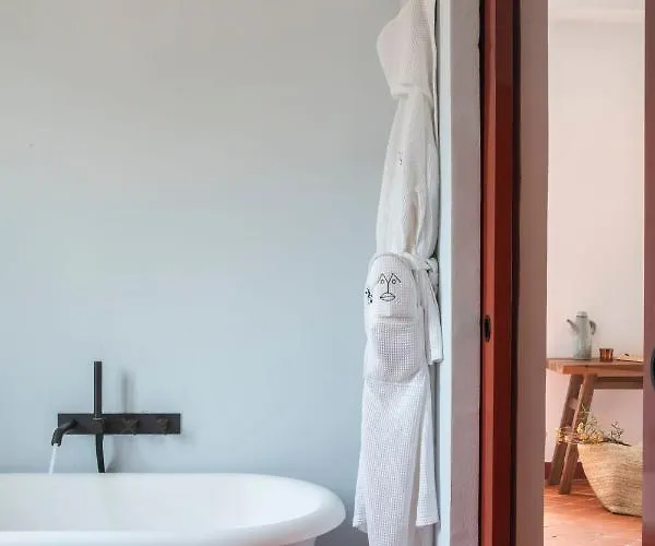 Отель Menorca Experimental